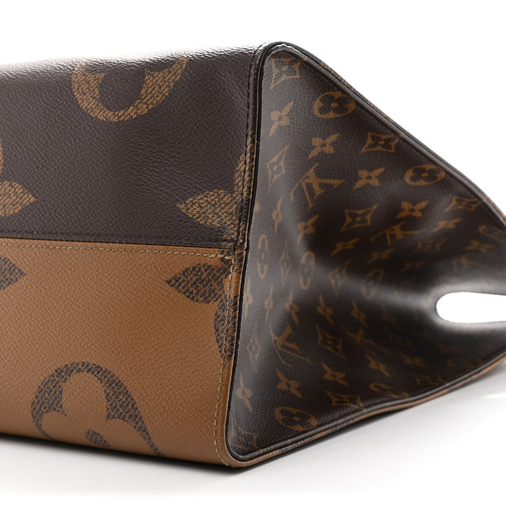 Reverse Monogram Giant Onthego GM