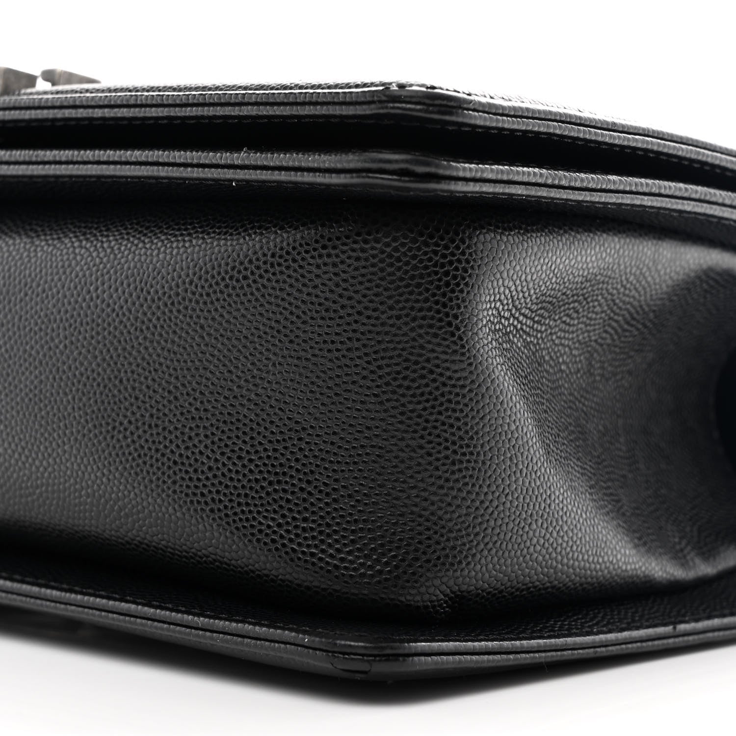Caviar Quilted Medium Boy Flap Black