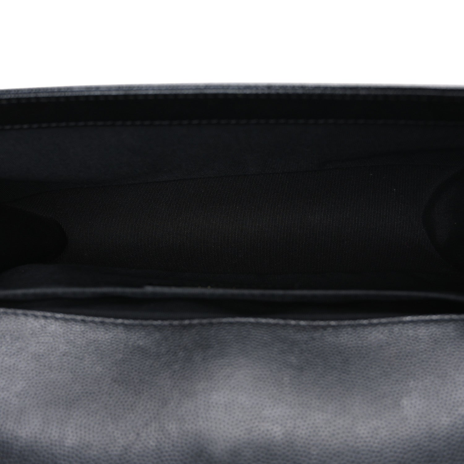 Caviar Quilted Medium Boy Flap Black