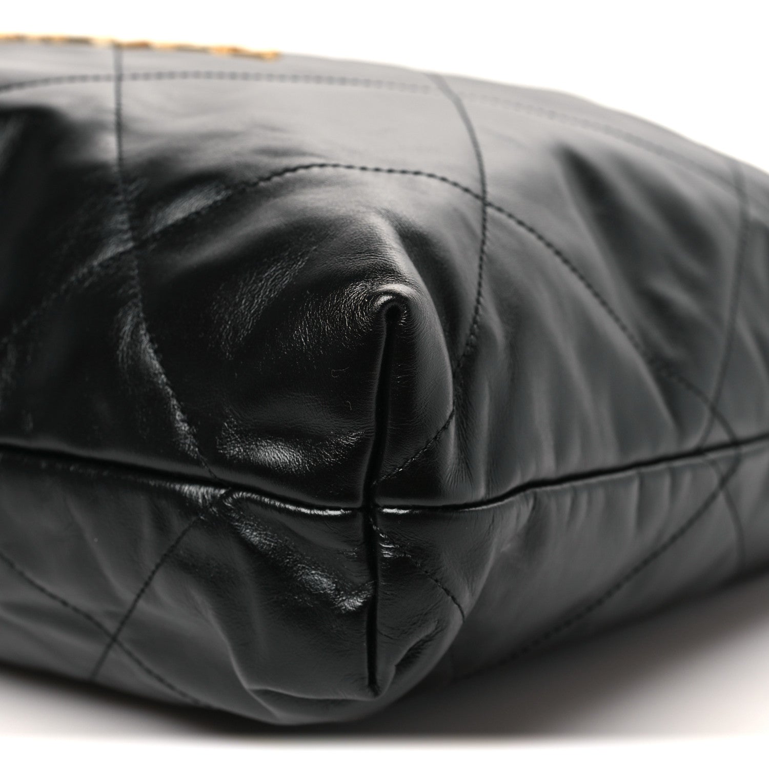 Shiny Calfskin Quilted Chanel 22 Black