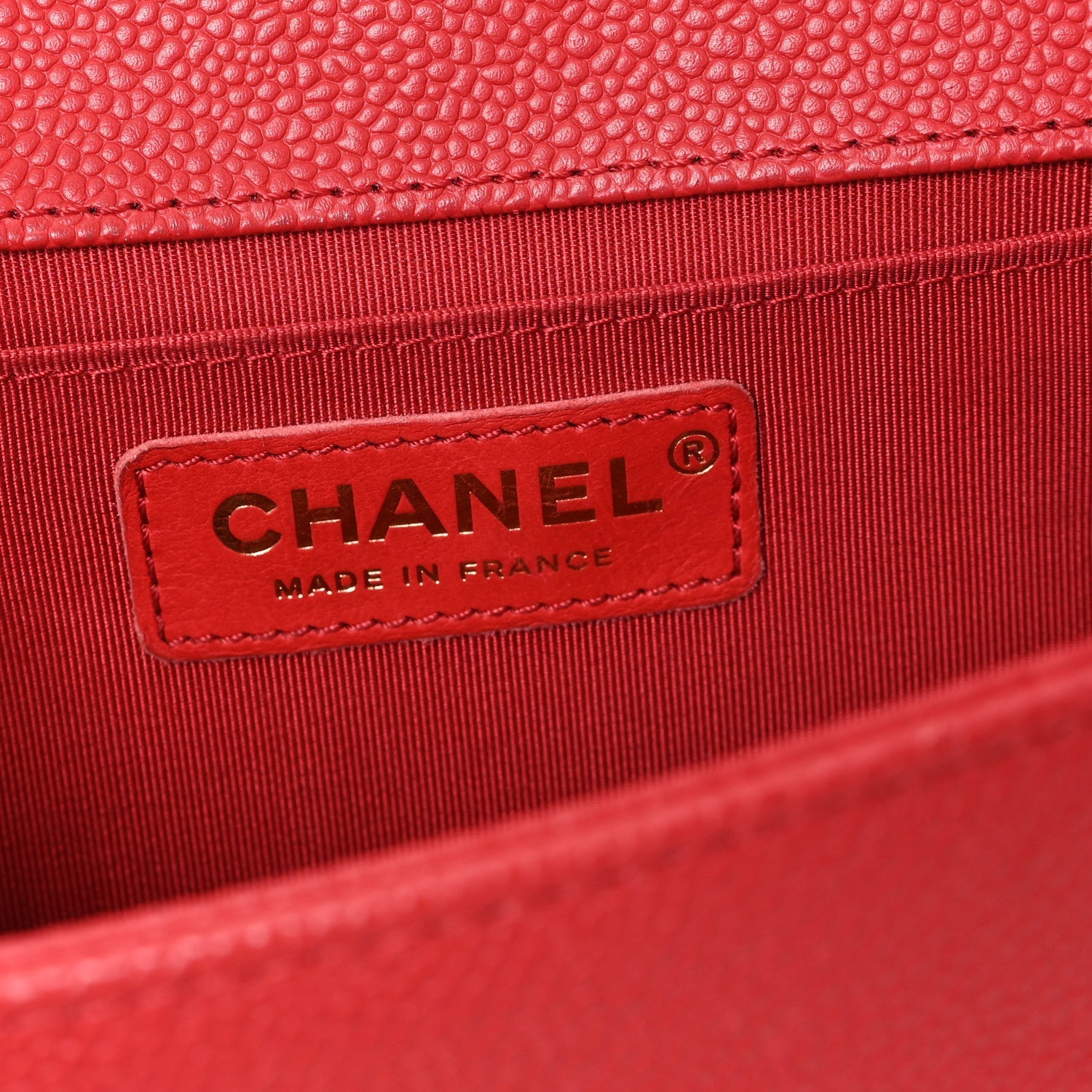 Caviar Quilted Medium Boy Flap Red