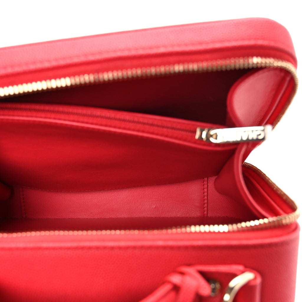 Caviar Quilted Medium CC Filigree Vanity Case Red
