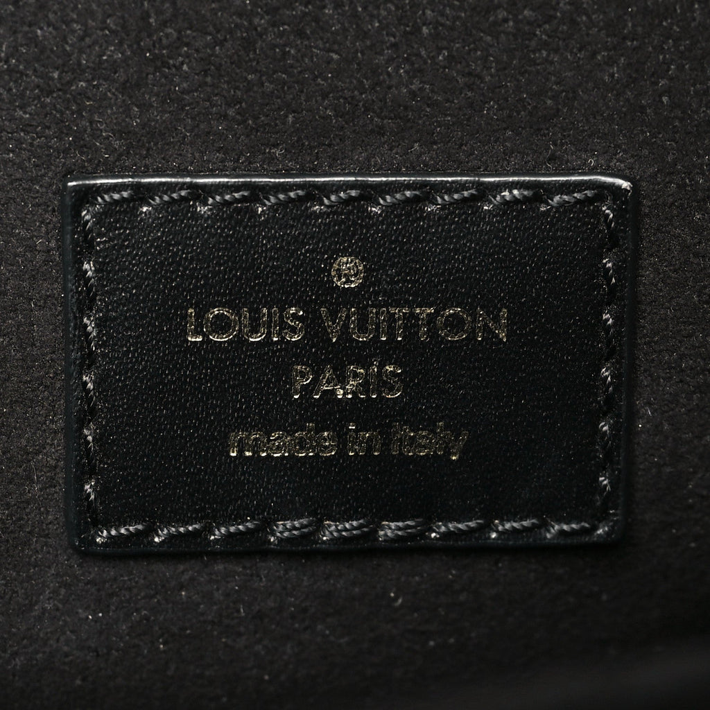 Reverse Monogram Pochette Metis