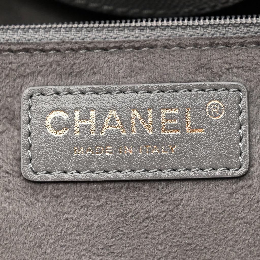 Caviar Studded Medium Deauville Tote Grey