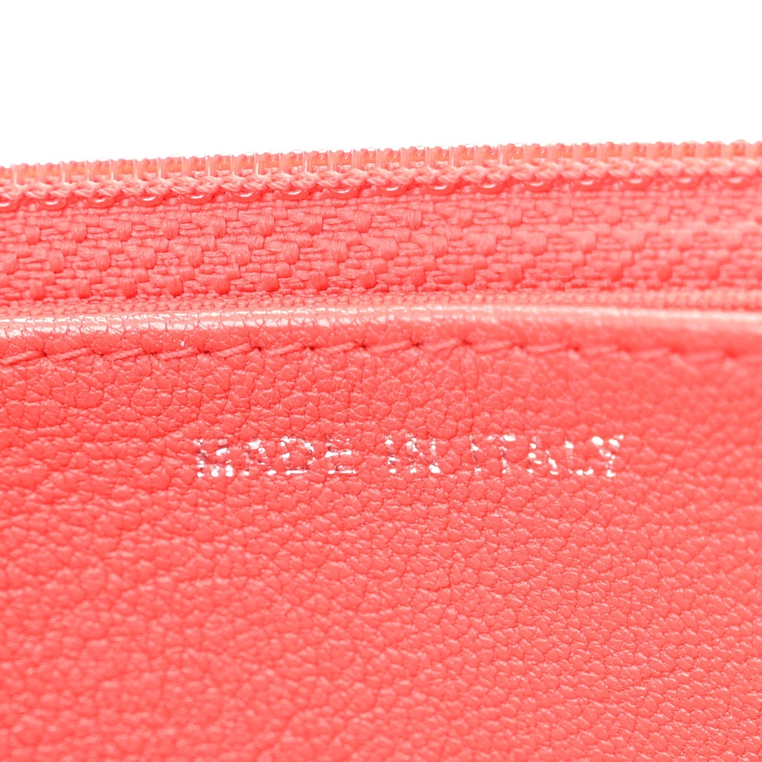 Grained Calfskin Quilted CC Box Wallet On Chain WOC Red