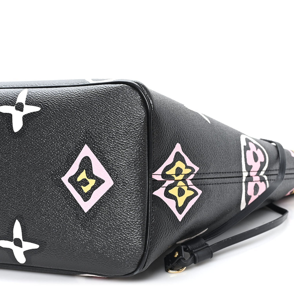 Monogram Giant Wild at Heart Neverfull MM Black