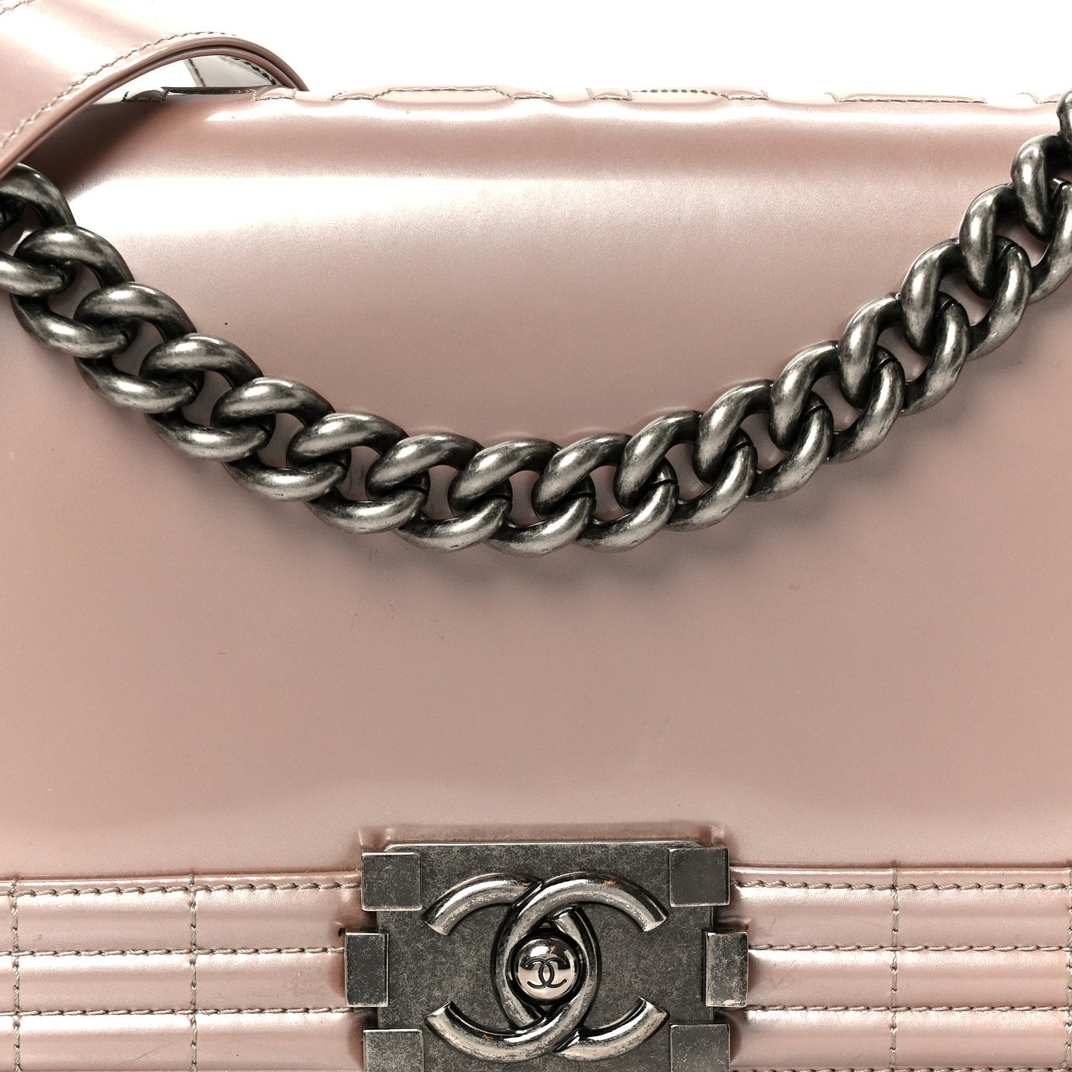 Iridescent Glazed Calfskin Medium Boy Flap Light Pink