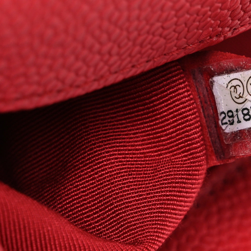 Caviar Quilted Medium Boy Flap Red