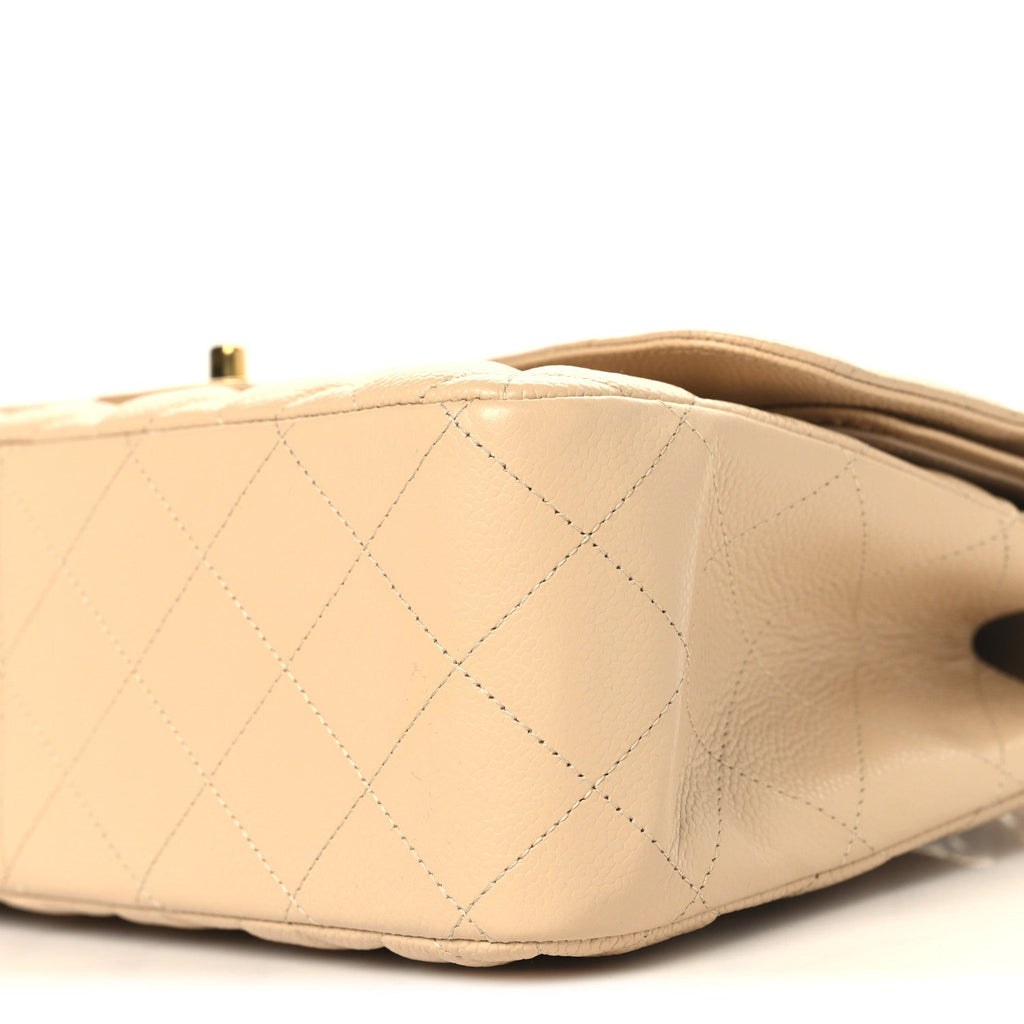 Caviar Quilted Jumbo Double Flap Beige Clair