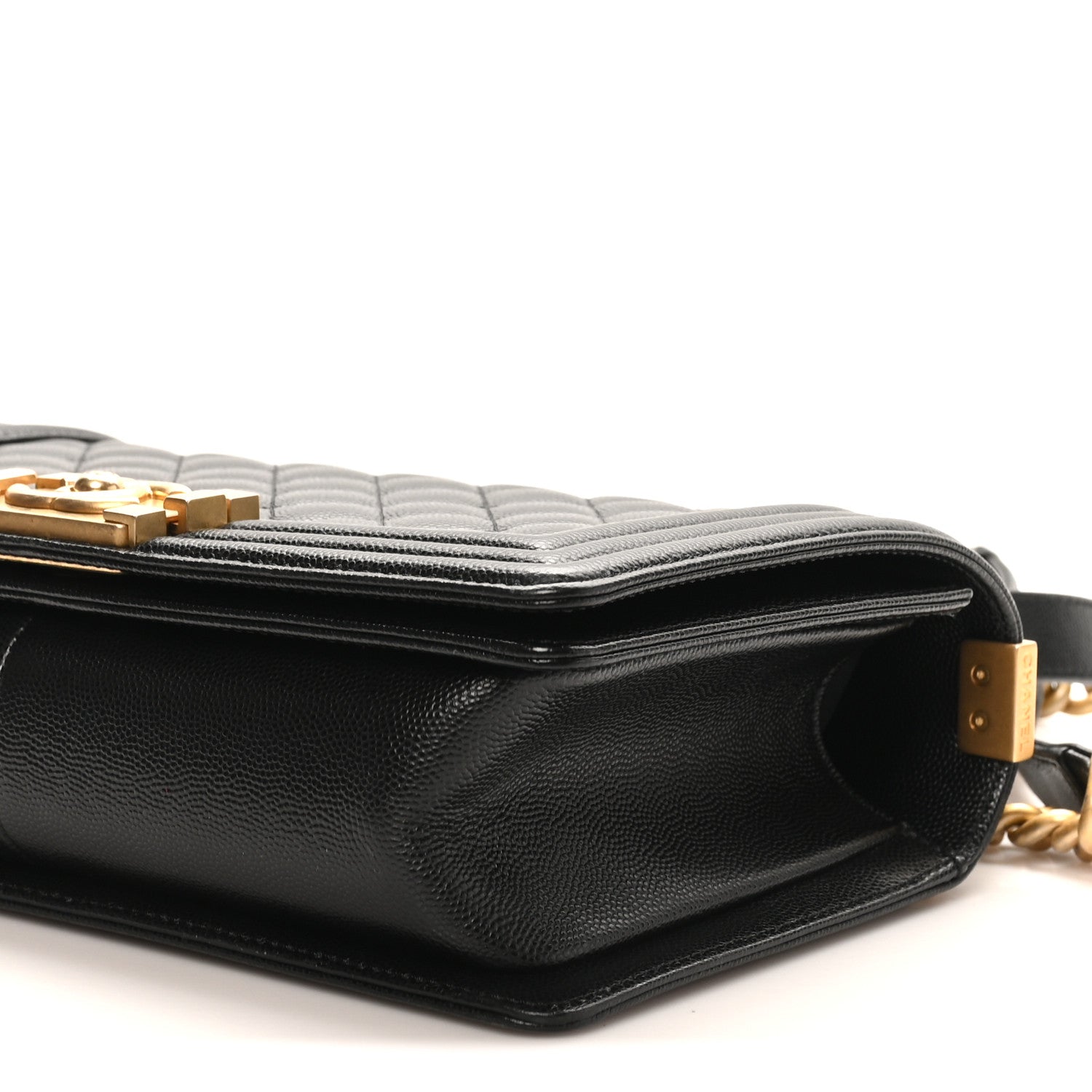 Caviar Quilted Medium Boy Flap Black
