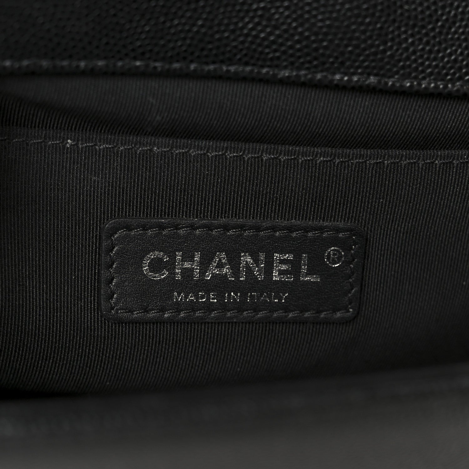 Caviar Quilted Medium Boy Flap Black