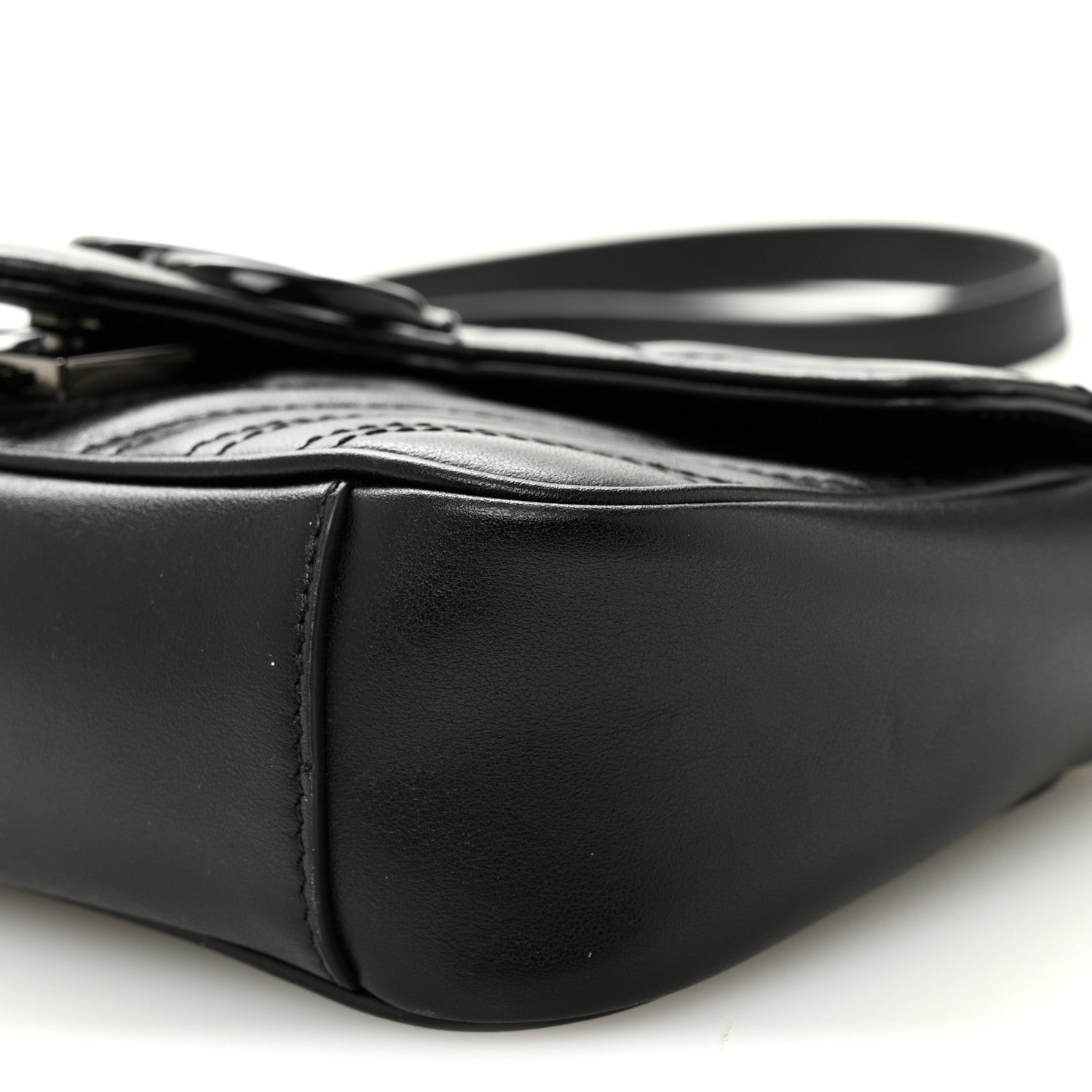 Calfskin Matelasse Monochrome Mini GG Marmont Shoulder Bag Black