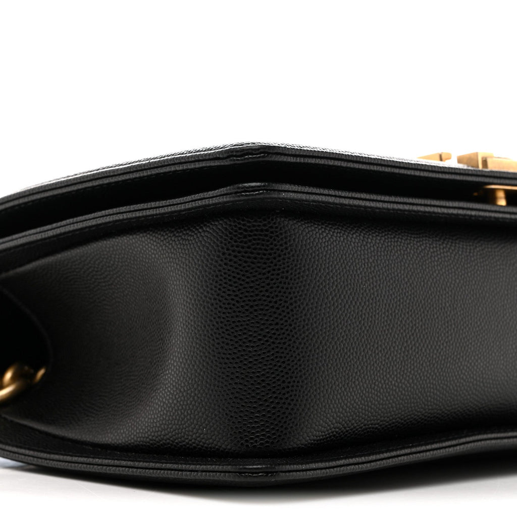 Caviar Quilted Medium Boy Flap Black
