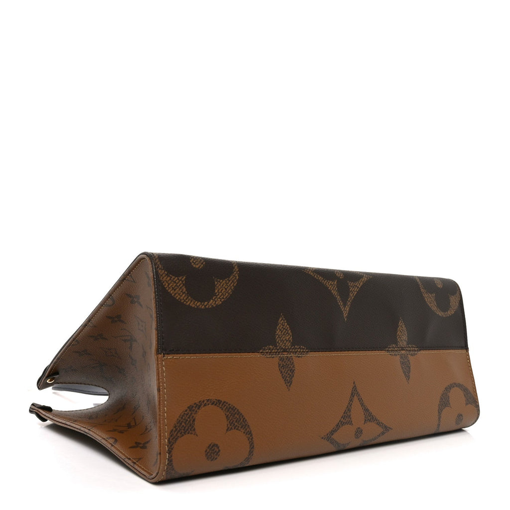 Reverse Monogram Giant Onthego MM