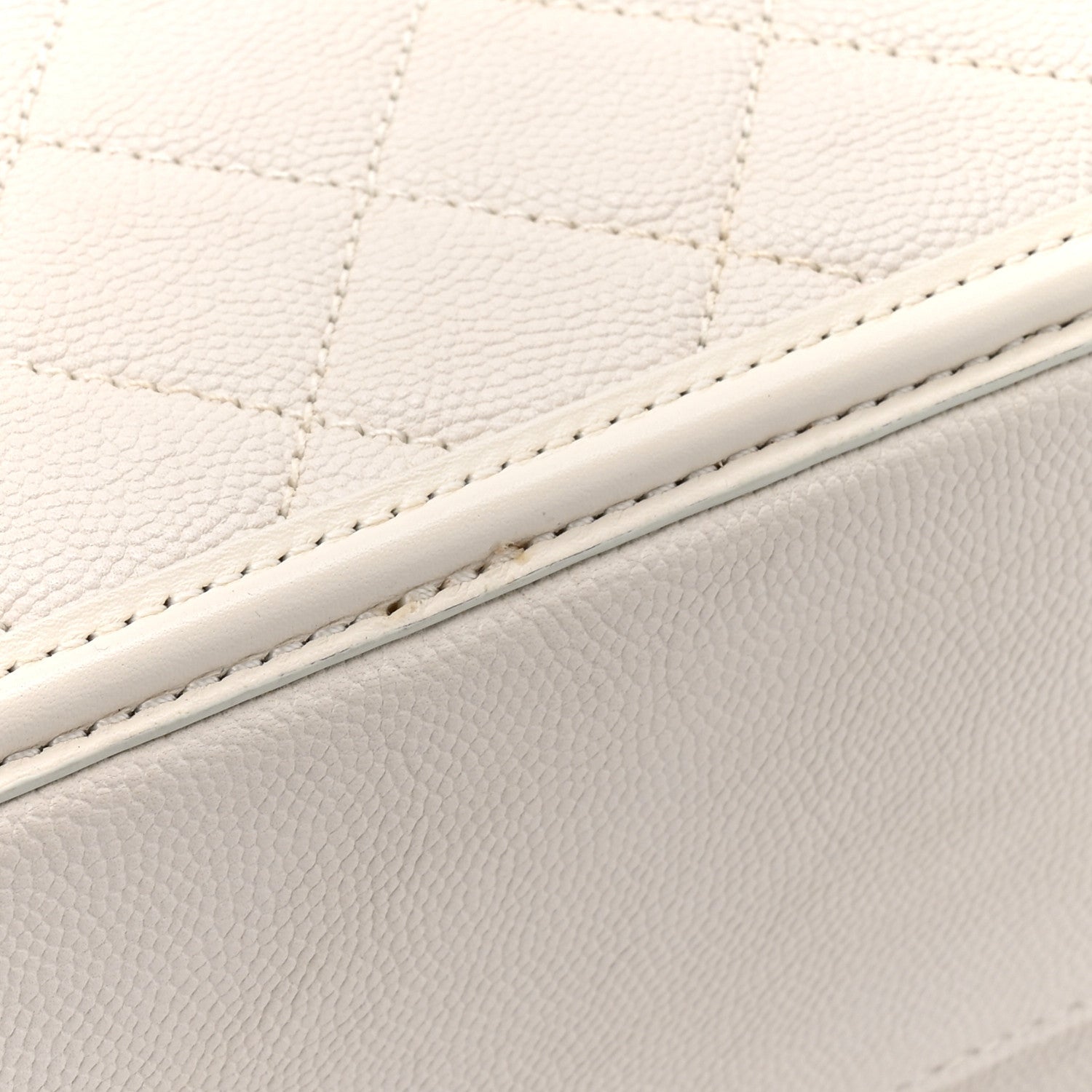 Caviar Quilted Large CC Filigree Vanity Case White