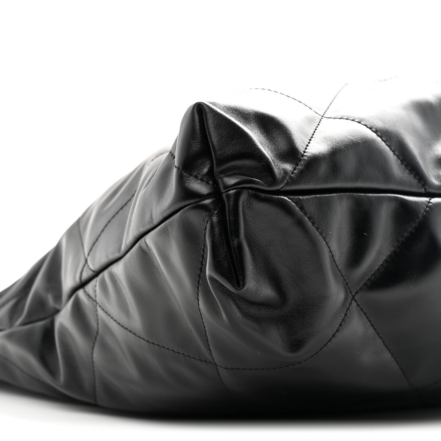 Shiny Calfskin Quilted Chanel 22 Black