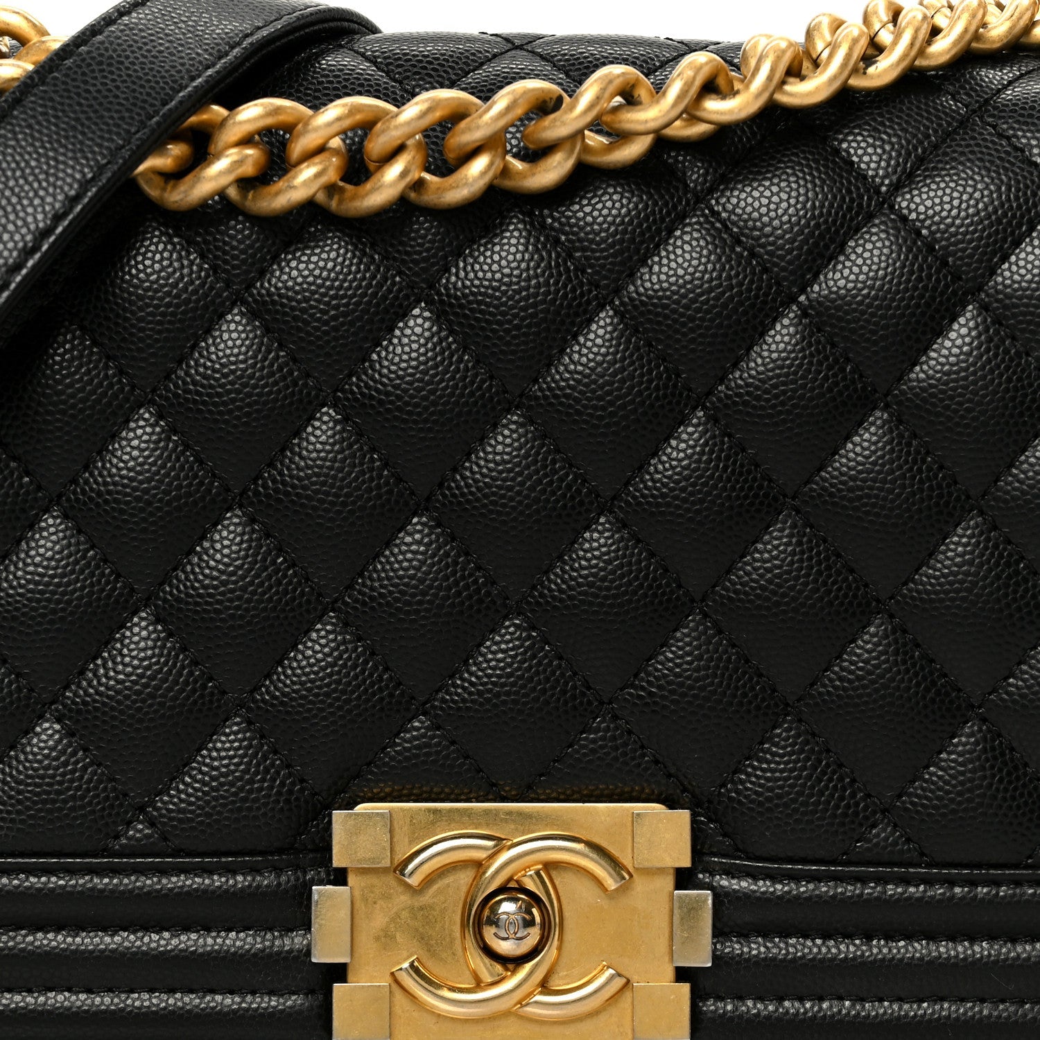 Caviar Quilted Medium Boy Flap Black