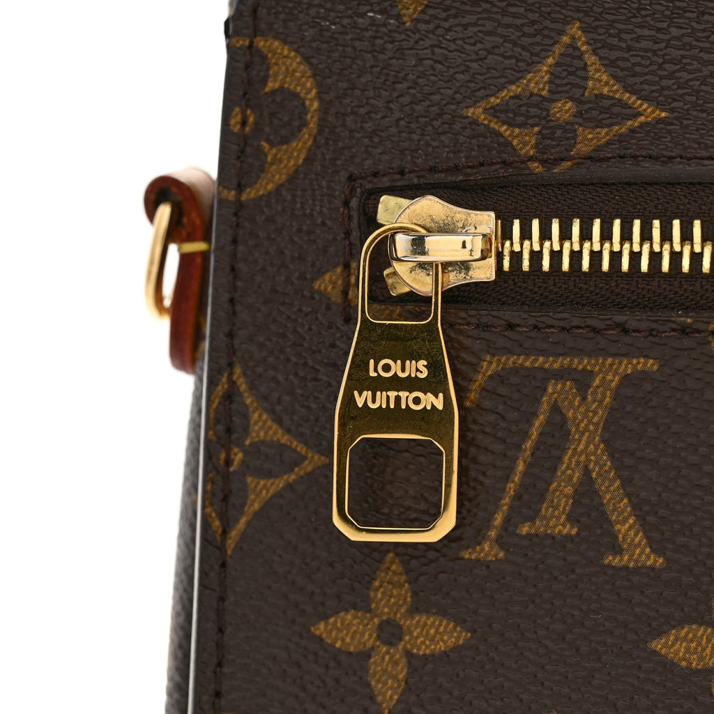 Monogram Pochette Metis
