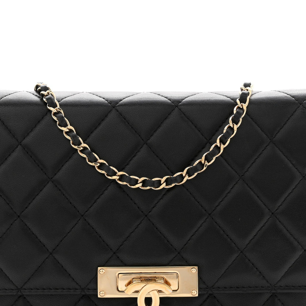 Lambskin Quilted Golden Class Wallet on Chain WOC Black