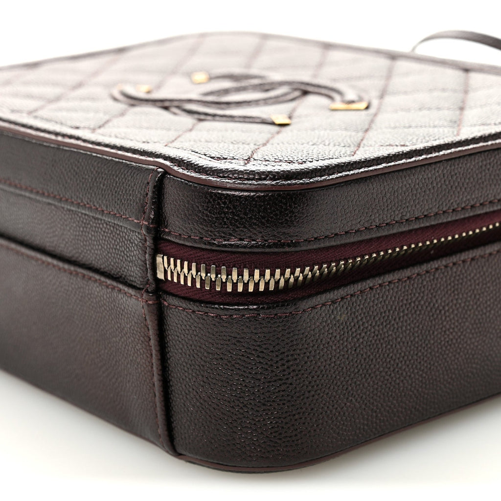 Iridescent Caviar Quilted Medium CC Filigree Vanity Case Burgundy