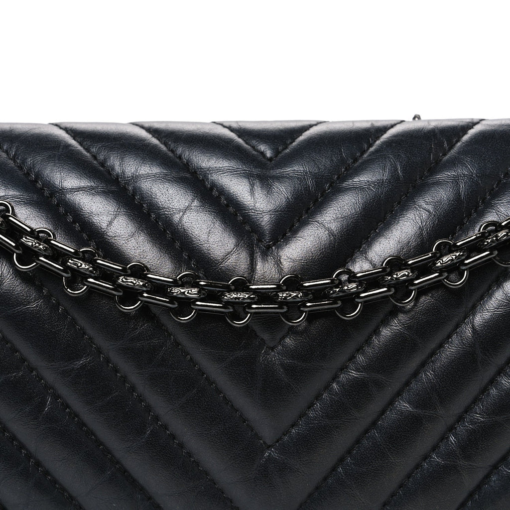 Aged Calfskin Chevron Quilted 2.55 Reissue 225 Flap So Black