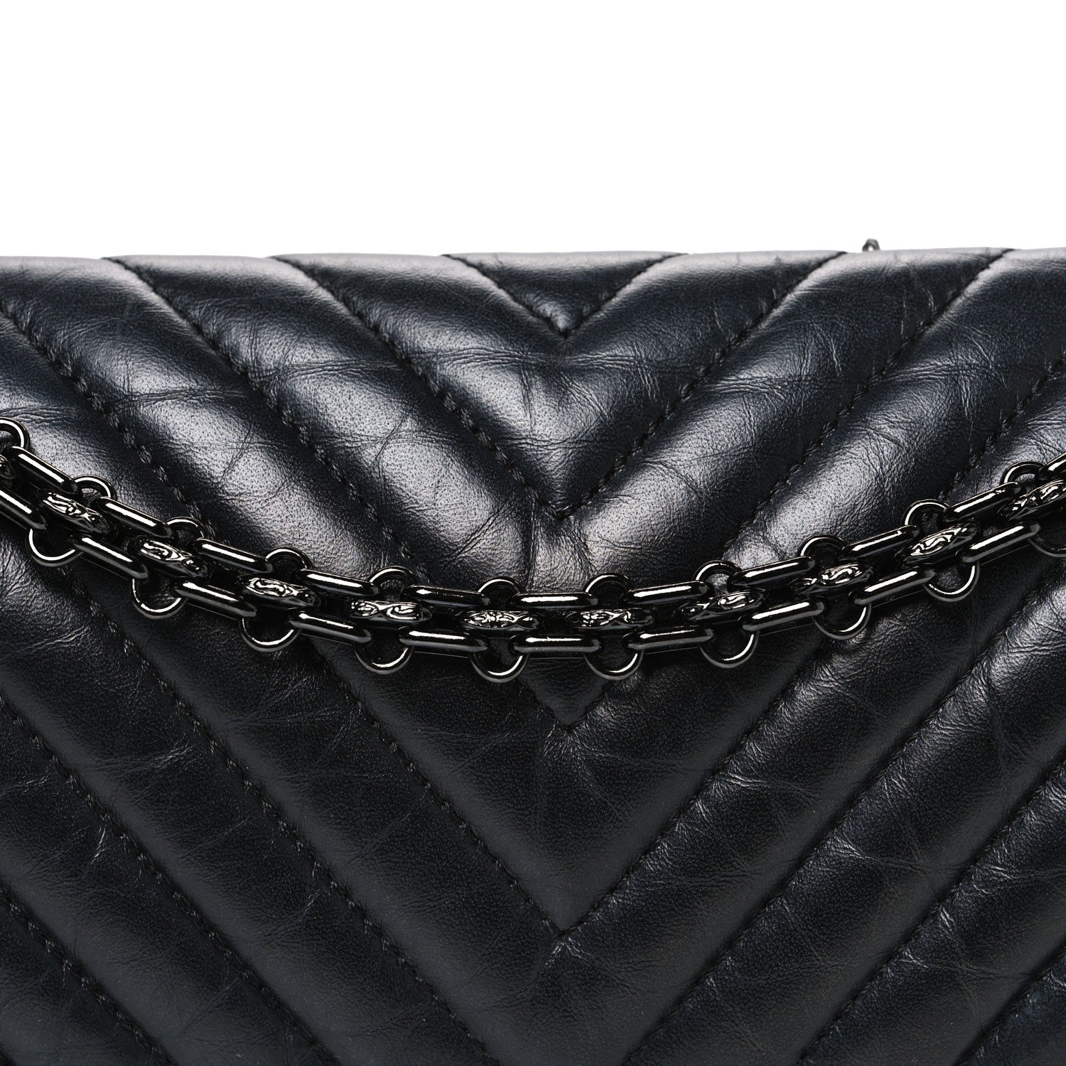 Aged Calfskin Chevron Quilted 2.55 Reissue 225 Flap So Black