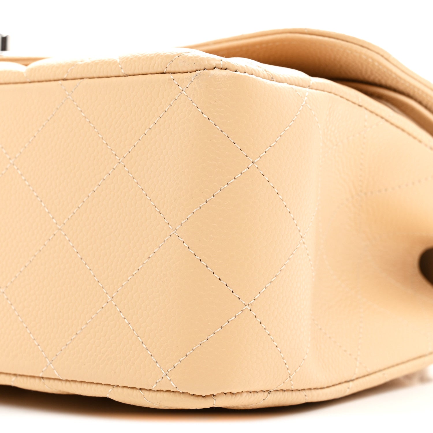 Caviar Quilted Jumbo Double Flap Beige Clair