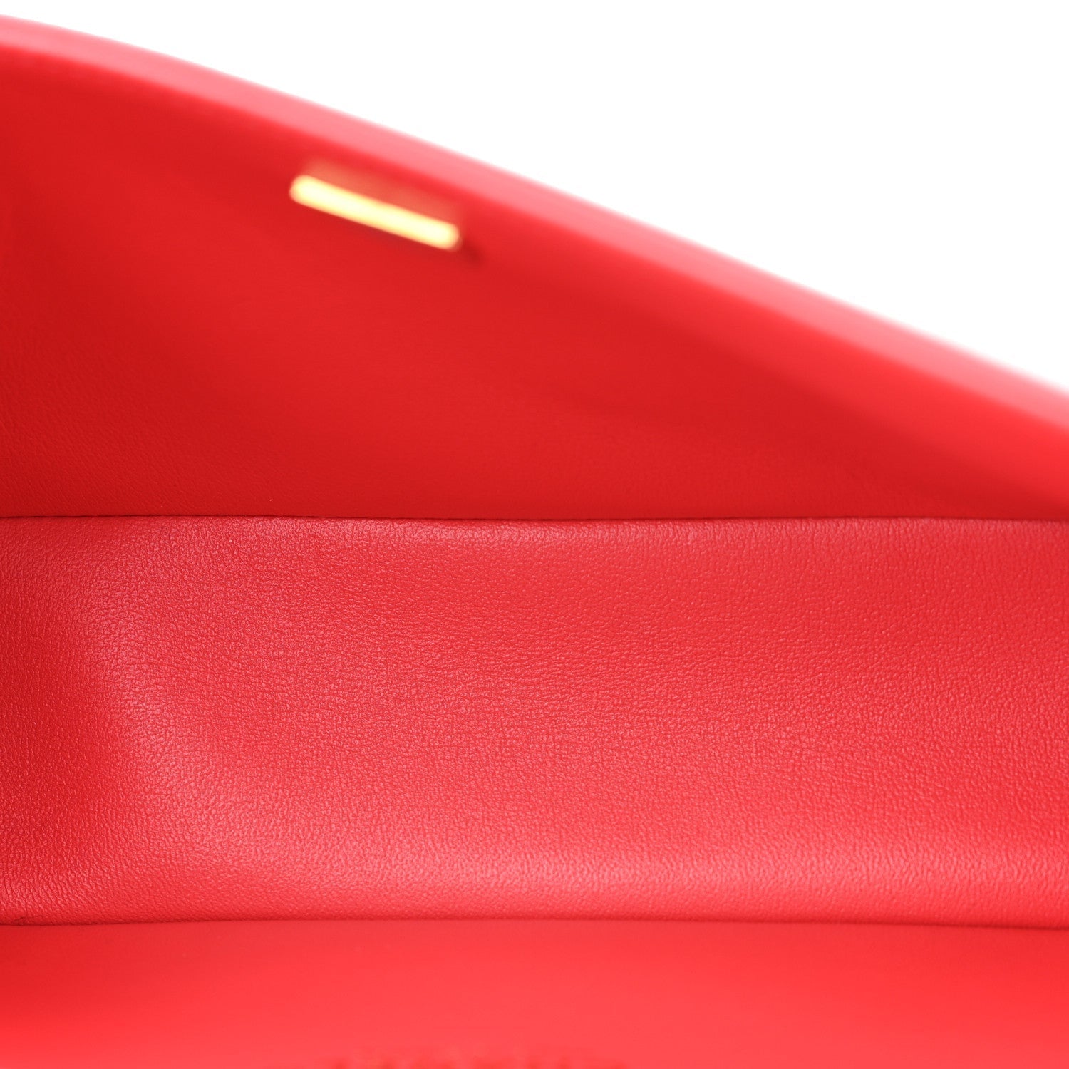 Caviar Quilted Medium Boy Flap Red