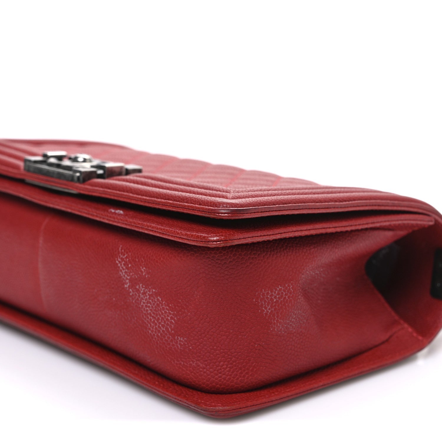 Caviar Quilted Medium Boy Flap Red