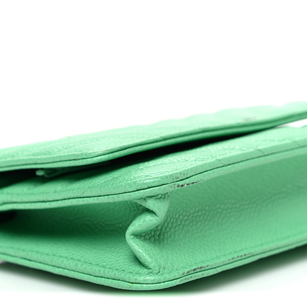Caviar Chevron Quilted Wallet On Chain WOC Green