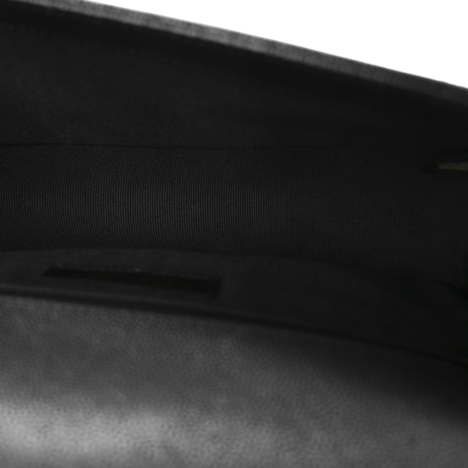 Caviar Quilted Medium Boy Flap Black