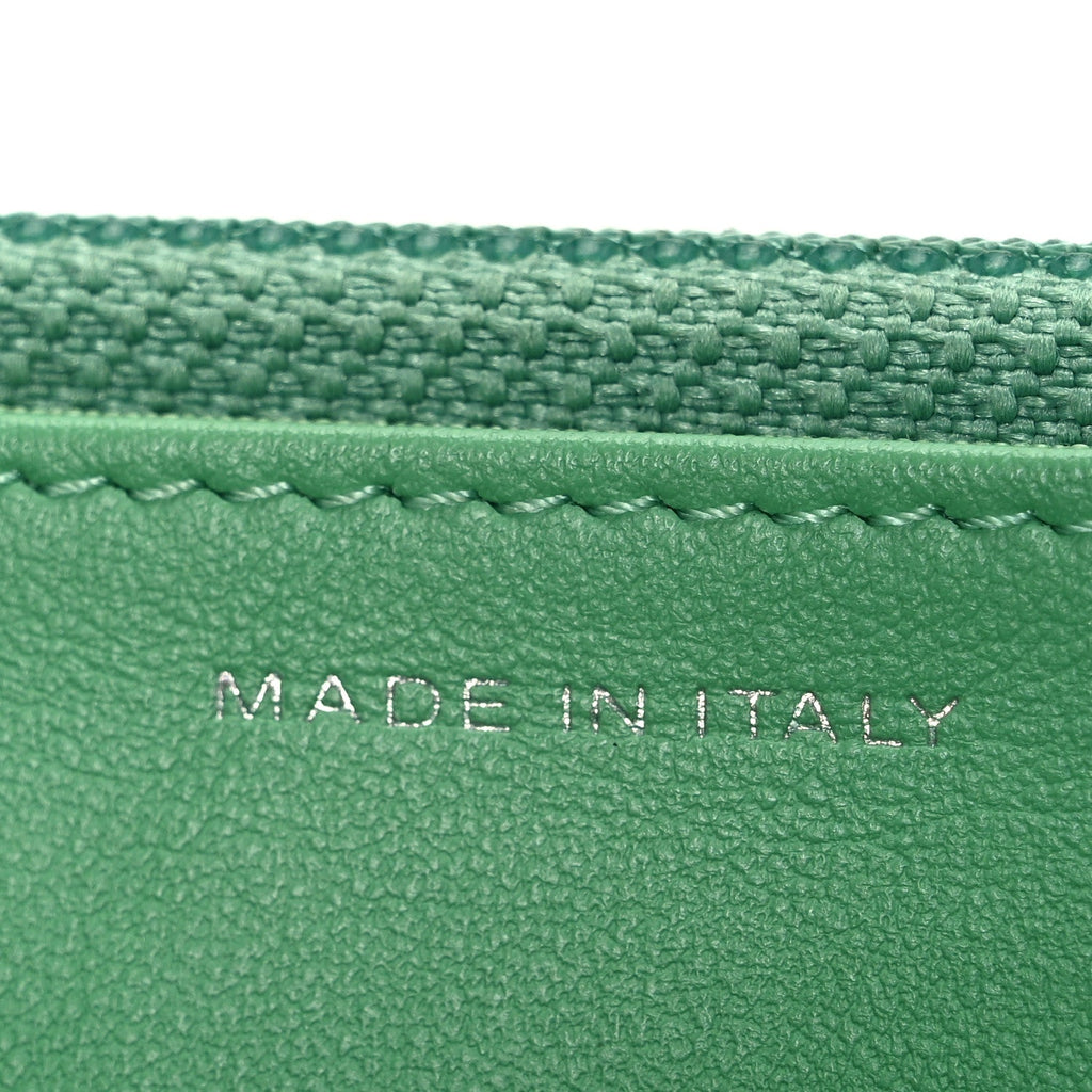 Caviar Chevron Quilted Wallet On Chain WOC Green