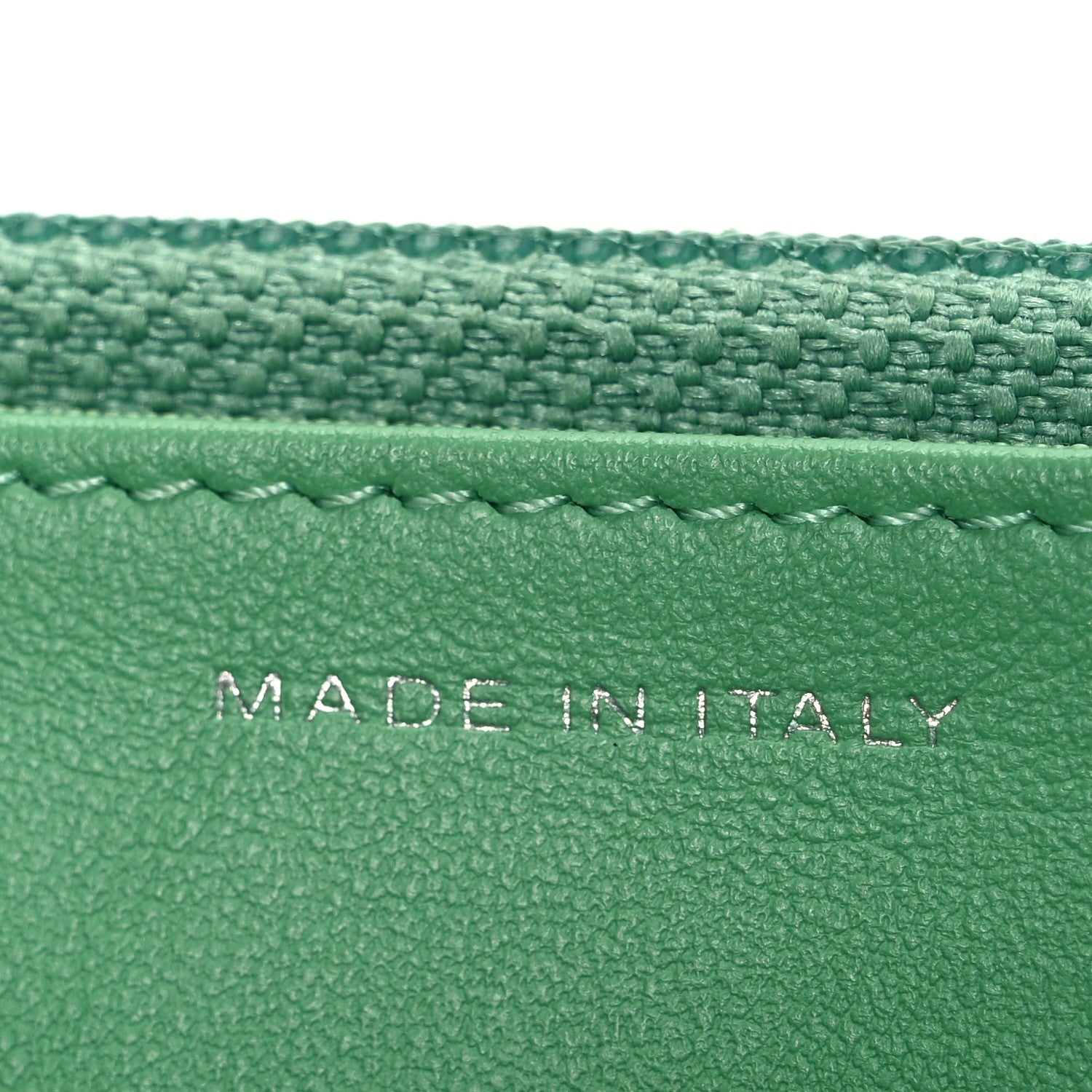 Caviar Chevron Quilted Wallet On Chain WOC Green