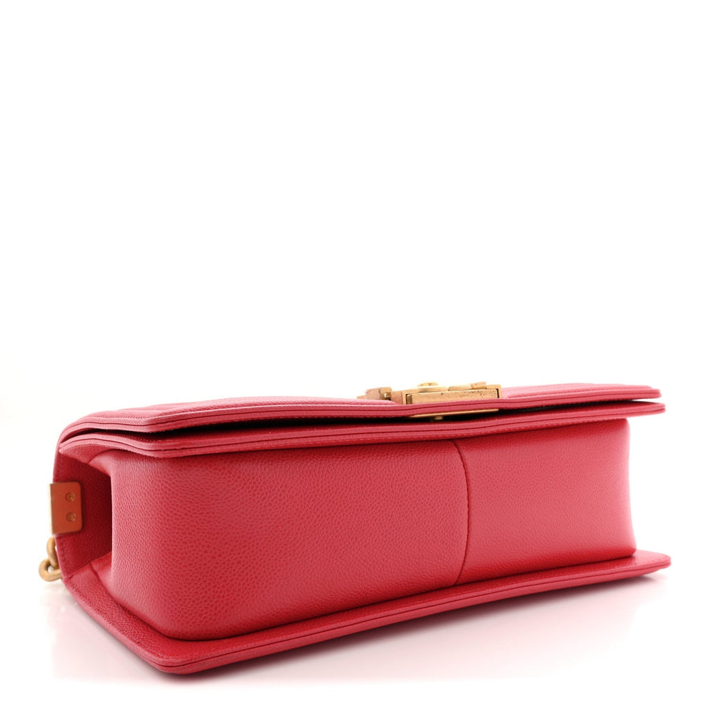 Caviar Quilted Medium Boy Flap Red