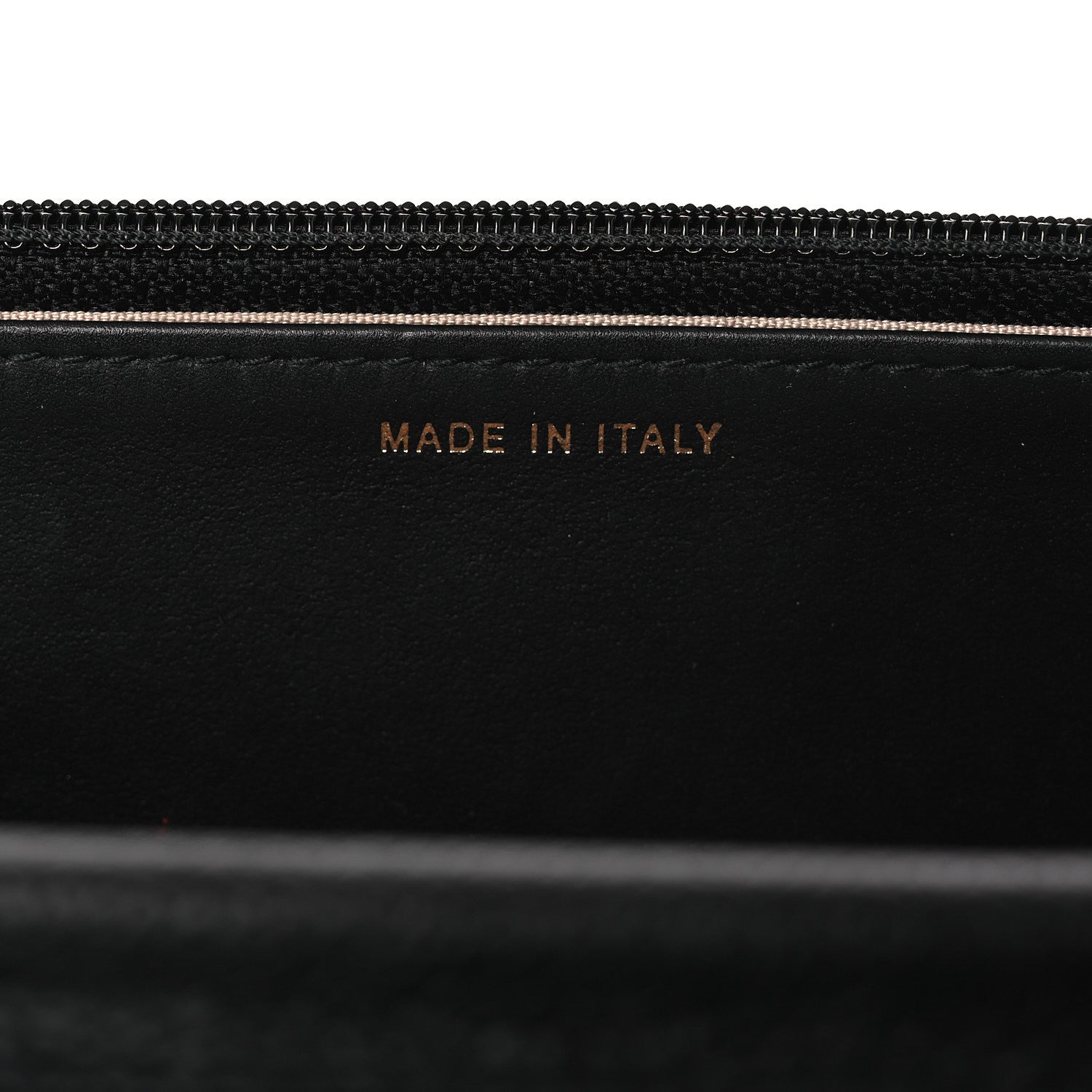 Grained Calfskin Quilted Cuba Wallet On Chain WOC Black