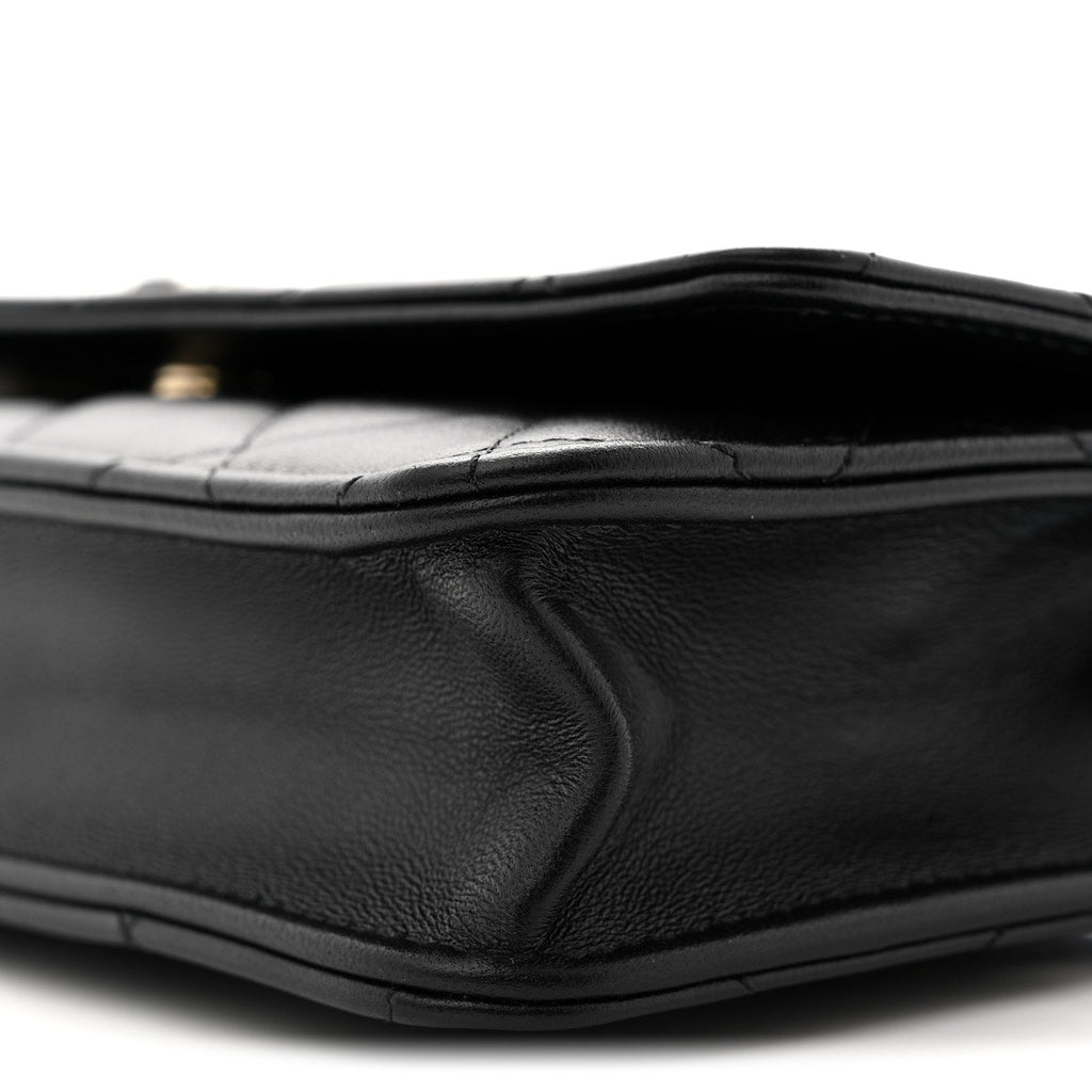 Lambskin Quilted Enamel CC Wallet On Chain WOC Black