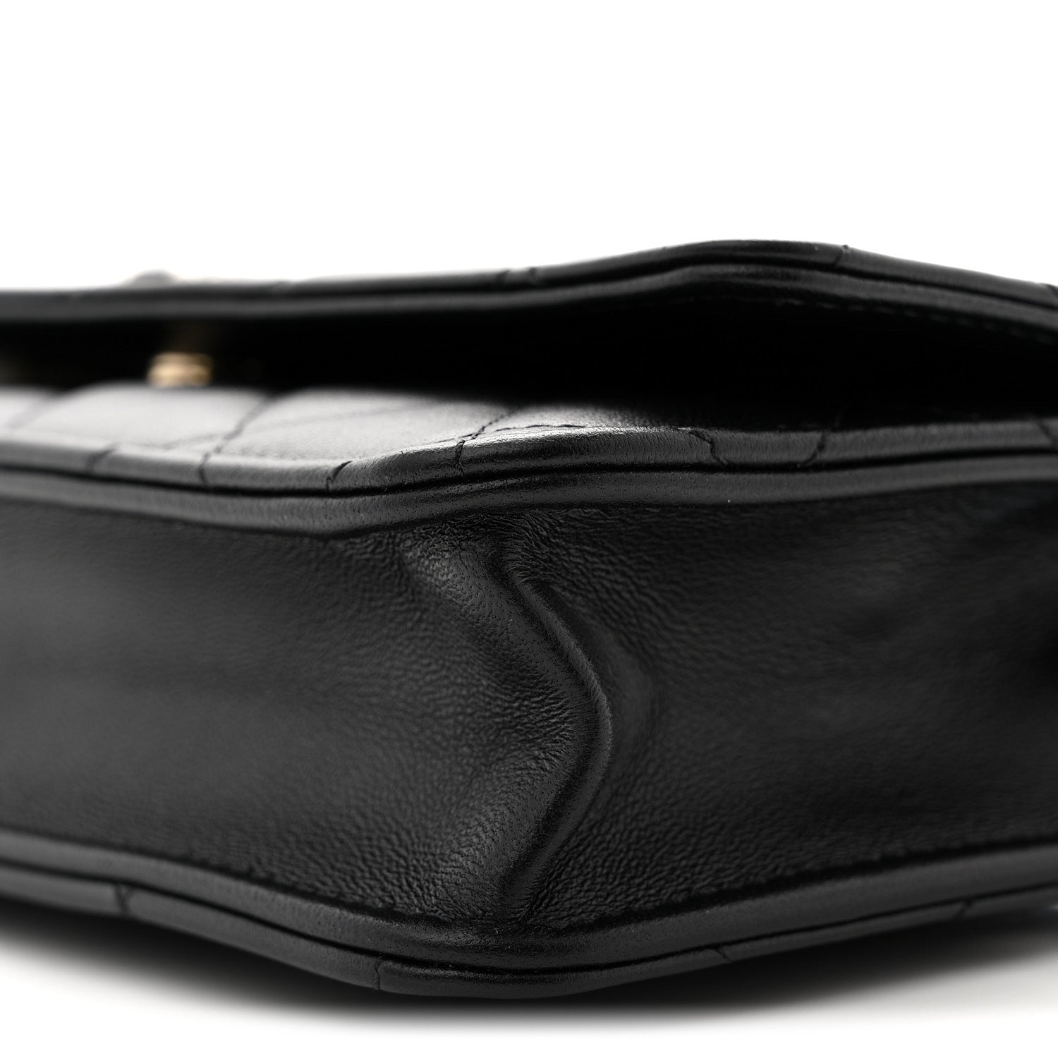Lambskin Quilted Enamel CC Wallet On Chain WOC Black