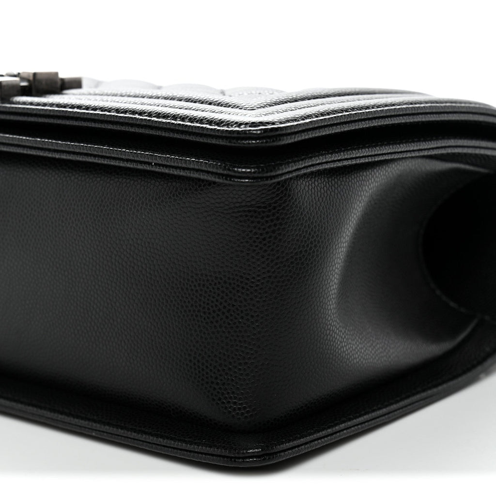 Caviar Quilted Medium Boy Flap Black
