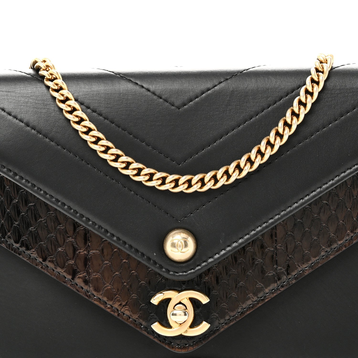 Calfskin Elaphe Double Chevron Mini Wallet On Chain WOC Black