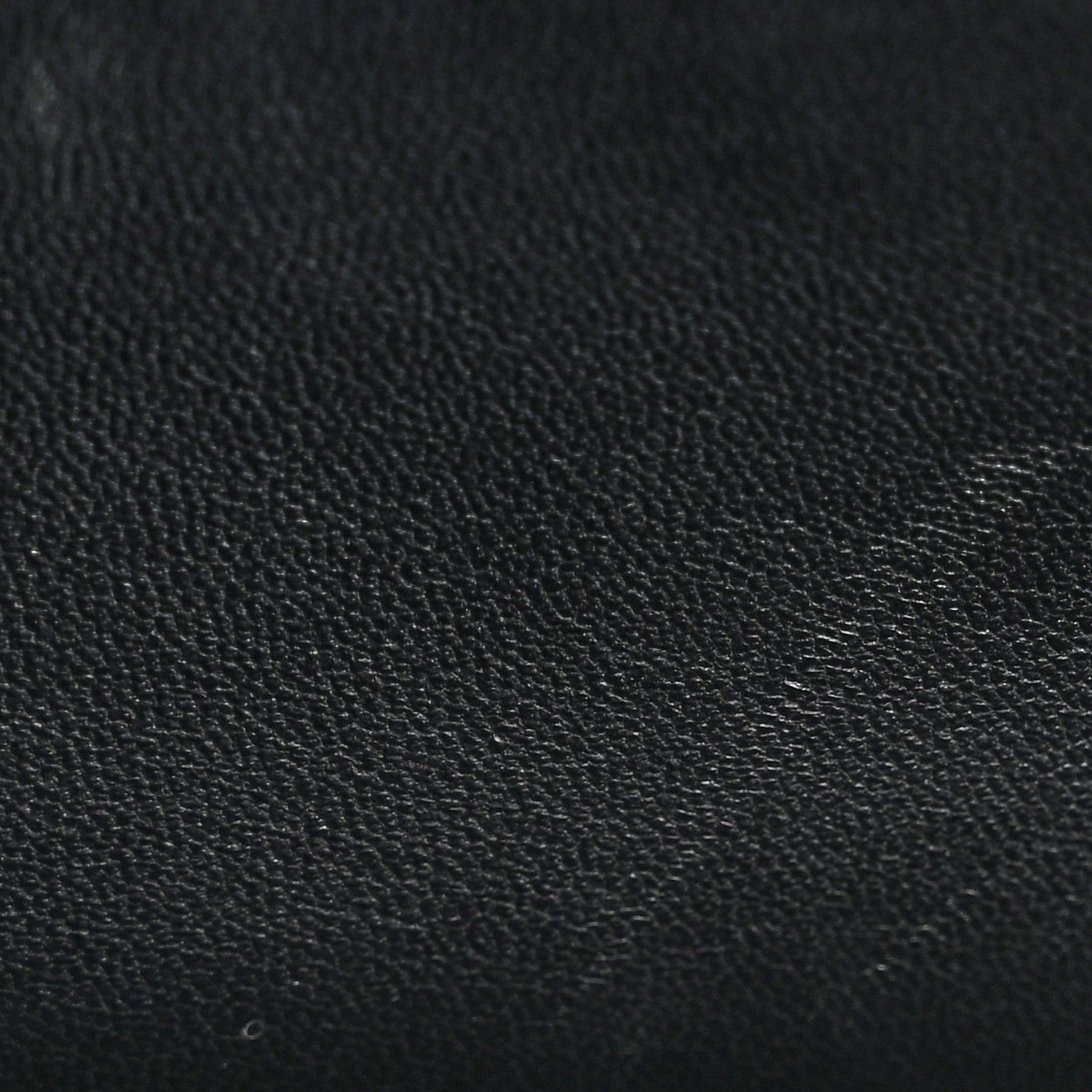 Caviar Quilted Medium Boy Flap Black