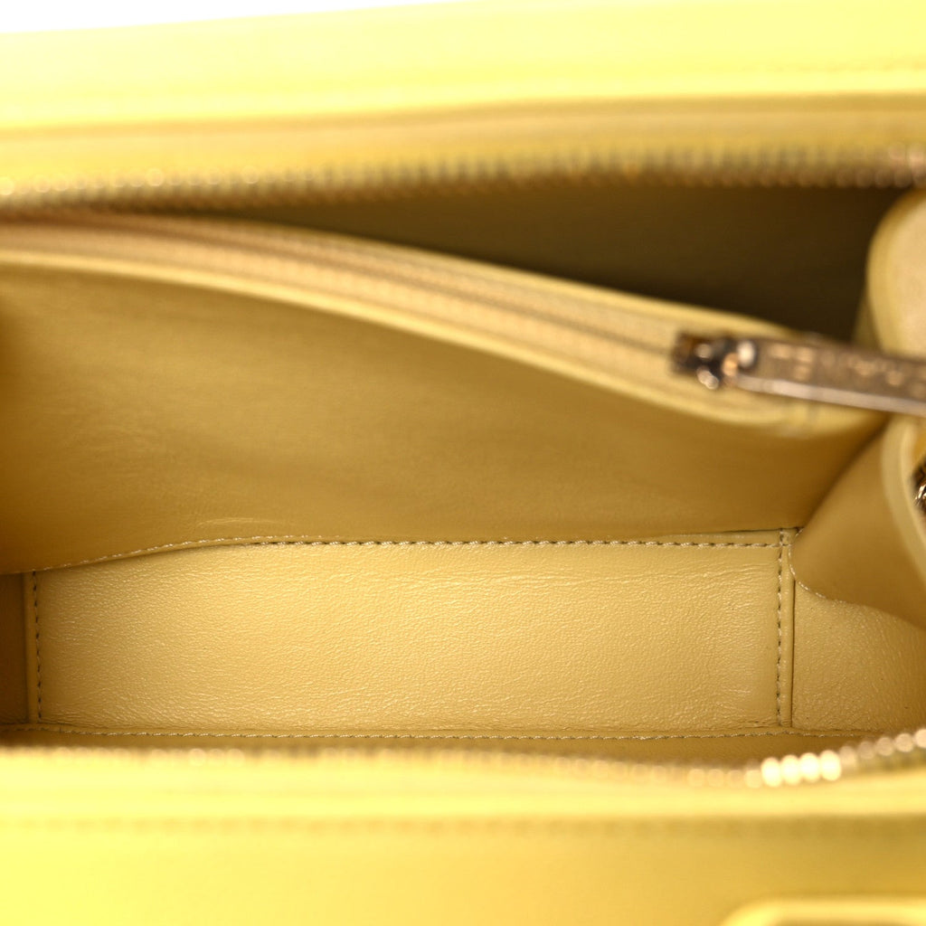 Caviar Quilted Medium CC Filigree Vanity Case Yellow