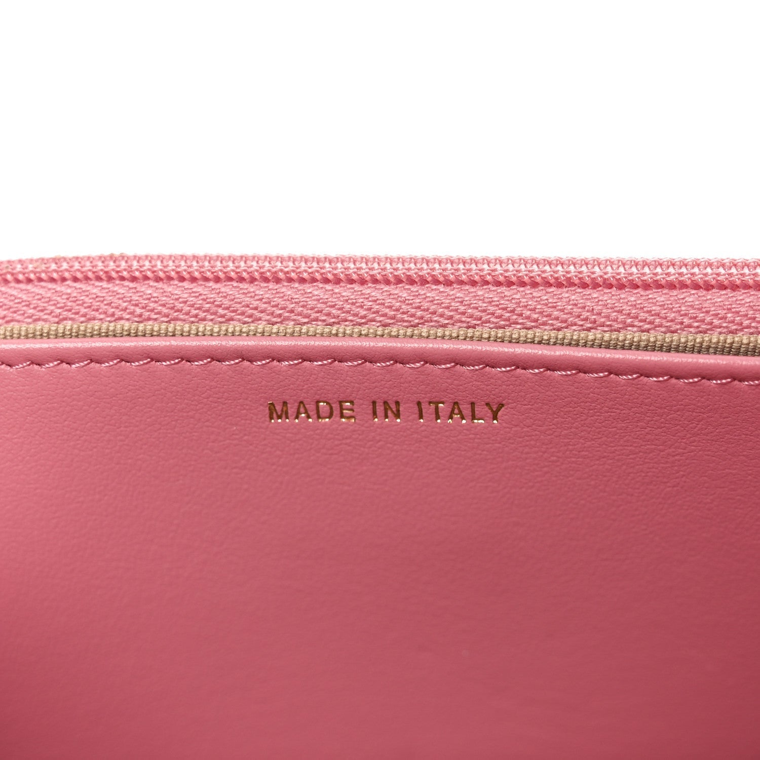 Caviar Quilted Textured CC Wallet On Chain WOC Pink