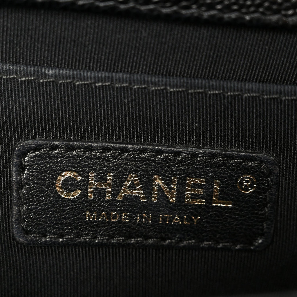 Caviar Chevron Quilted Medium Boy Flap Black