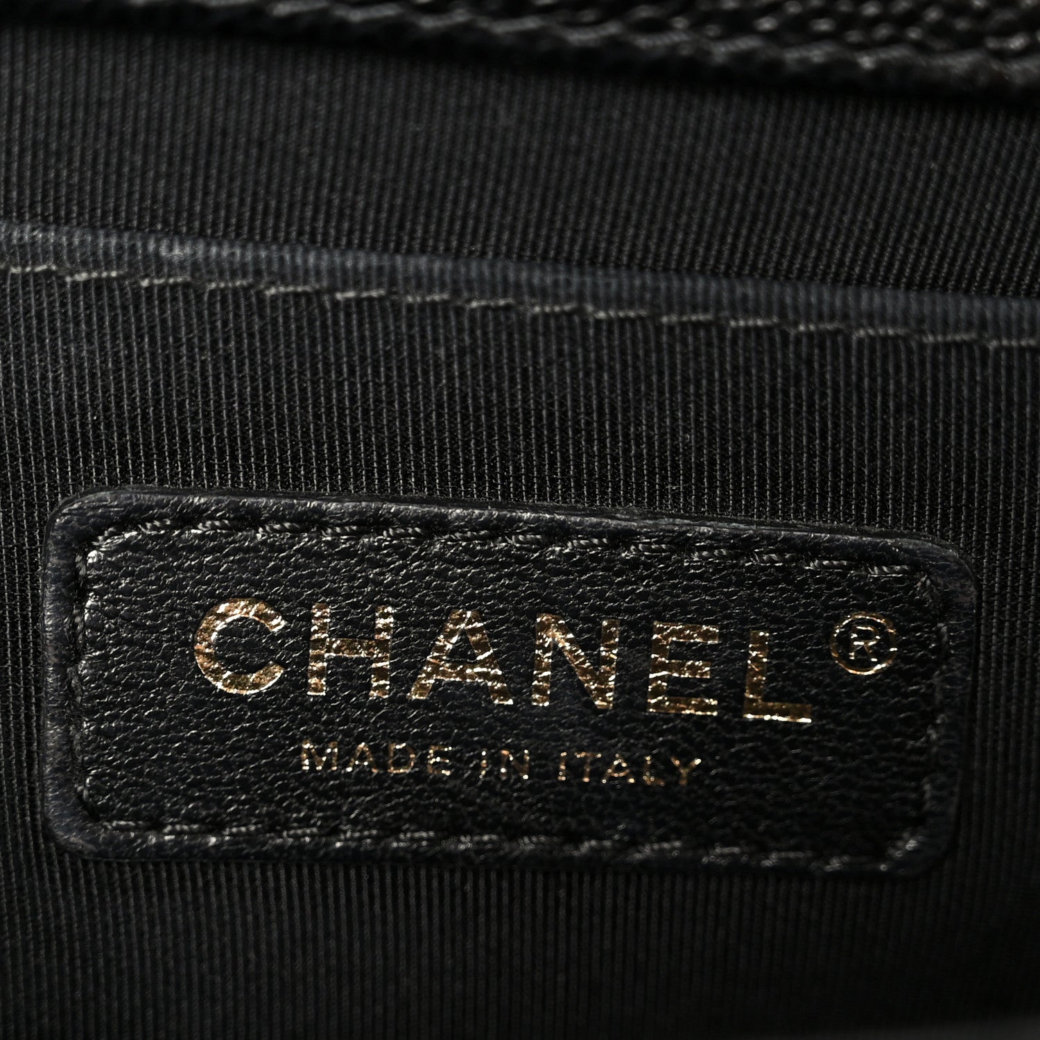 Caviar Chevron Quilted Medium Boy Flap Black