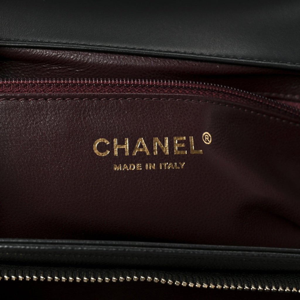 Caviar Quilted Medium Business Affinity Flap Black