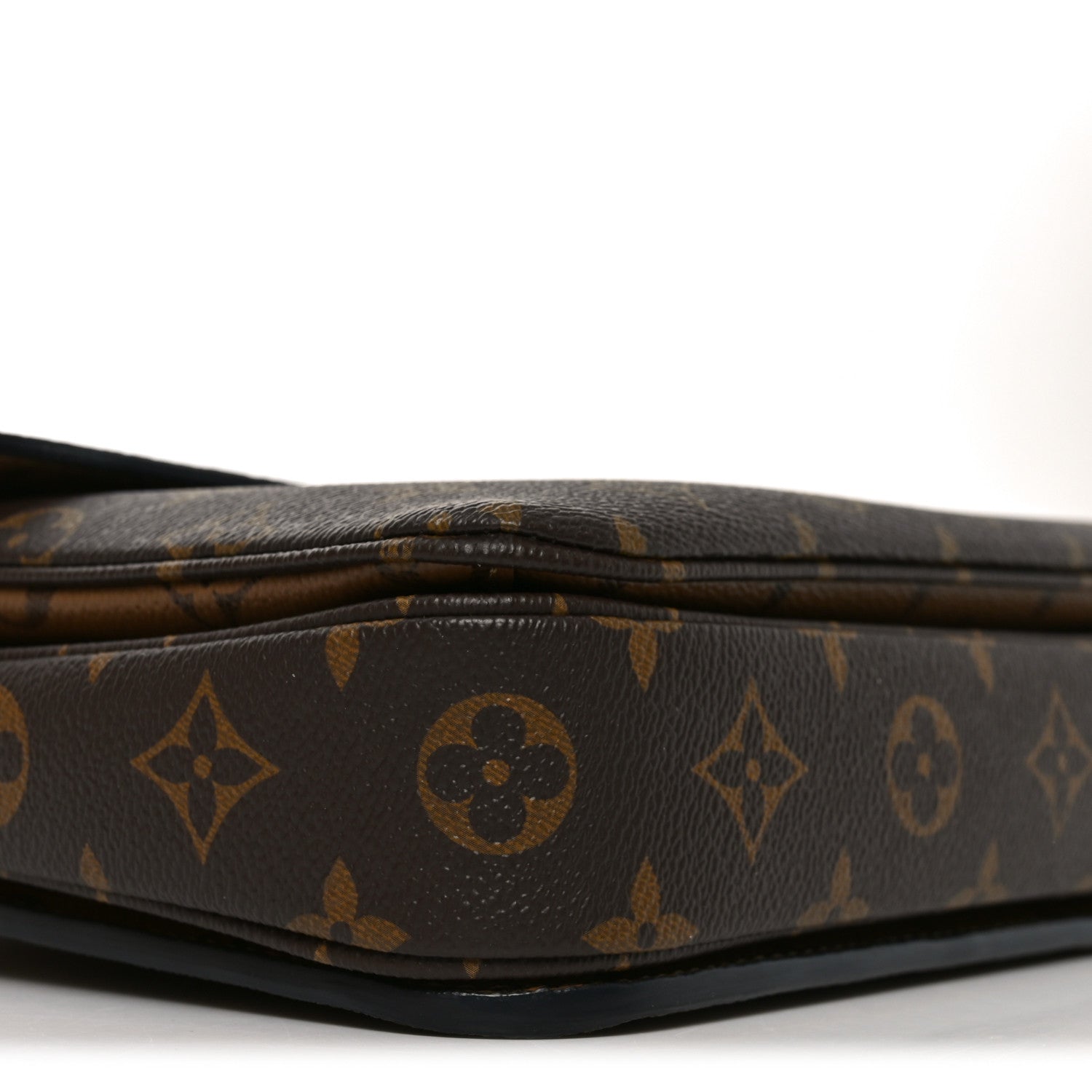 Reverse Monogram Pochette Metis