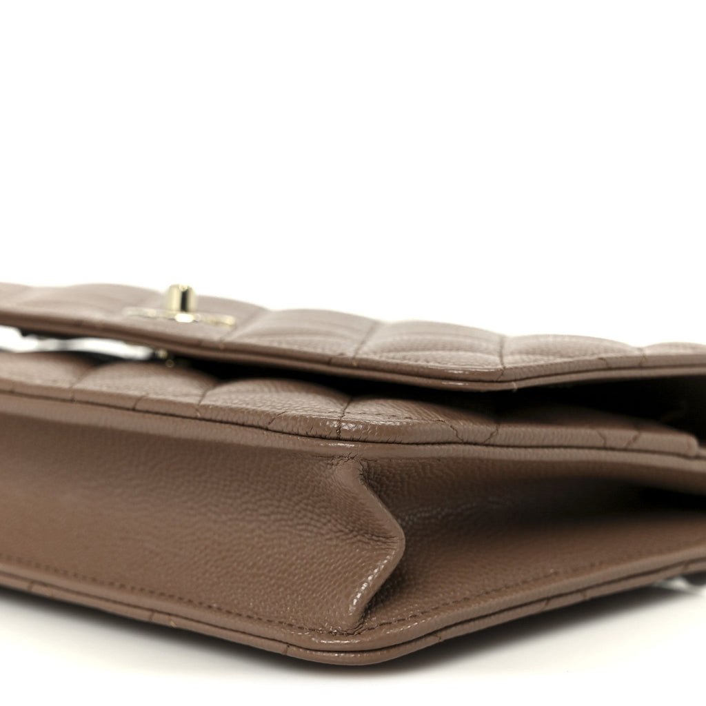 Caviar Quilted CC Turnlock Wallet On Chain WOC Brown