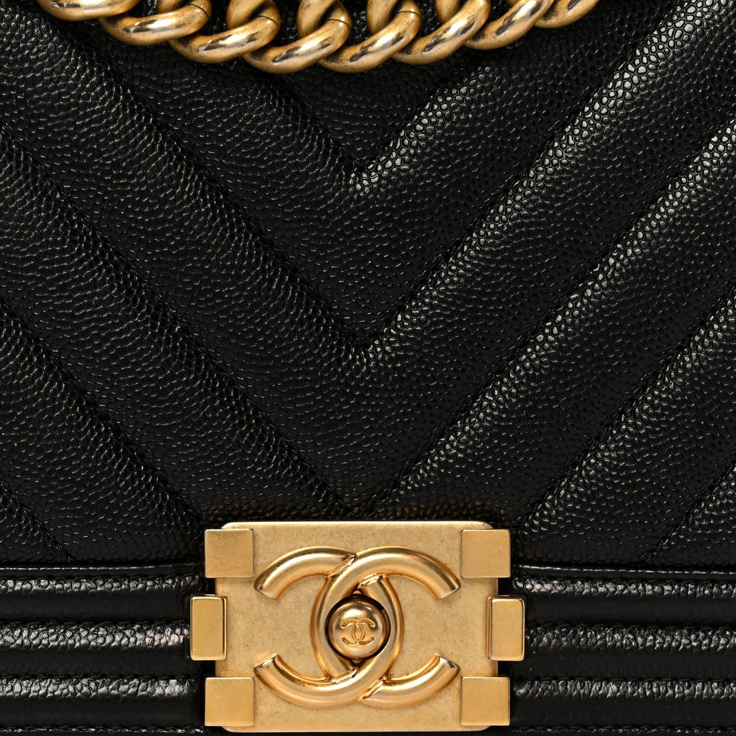 Caviar Chevron Quilted Medium Boy Flap Black