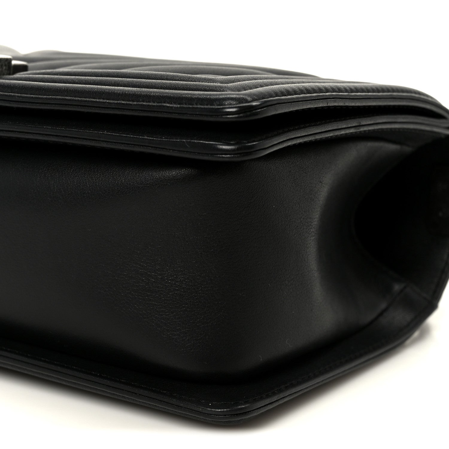 Lambskin Chevron Quilted Medium Boy Flap Black