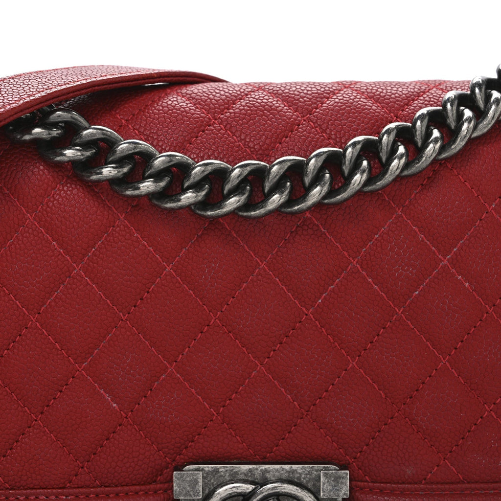 Caviar Quilted Medium Boy Flap Red
